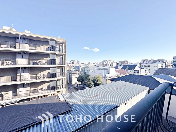 その他 手元の収納から、足元の収納までが全てスライド式で、奥のスペースまで有効に活用できます。奥まで上から見渡せるので、たまにしか使わない調理器具もサッと取出せます。