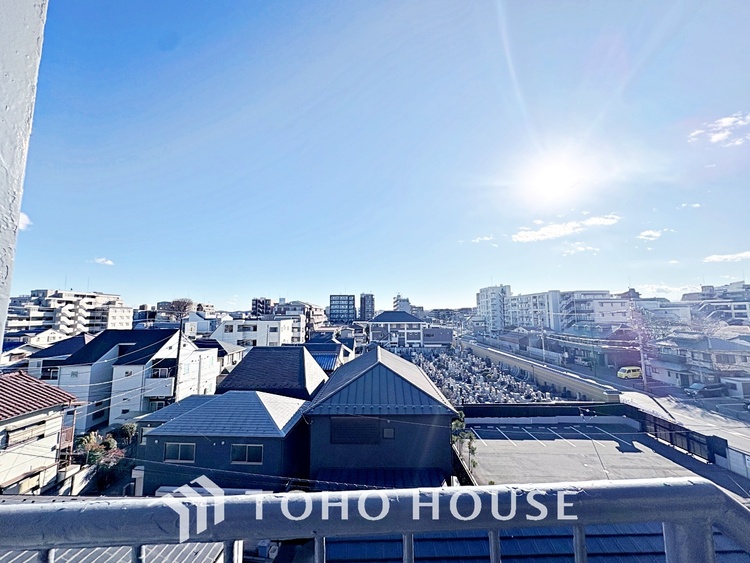 その他 ◆愛育◆キッチンは家族の絆を育む大切な空間。シンプルで使い易いSystemKitchenで愉しく作る料理は愛情のある美味しいご馳走に。家族で使える広々としたダイニングキッチンです。