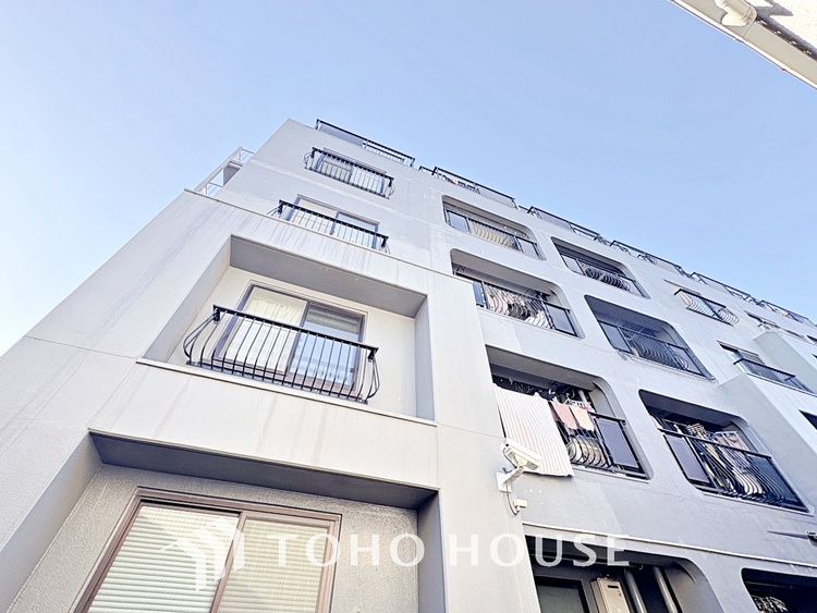 その他 使いやすく、明るい洋室に仕上がります。子供部屋や趣味のお部屋にご利用できます。ご自身で家具などを配置し、素敵な空間を創り上げられます。