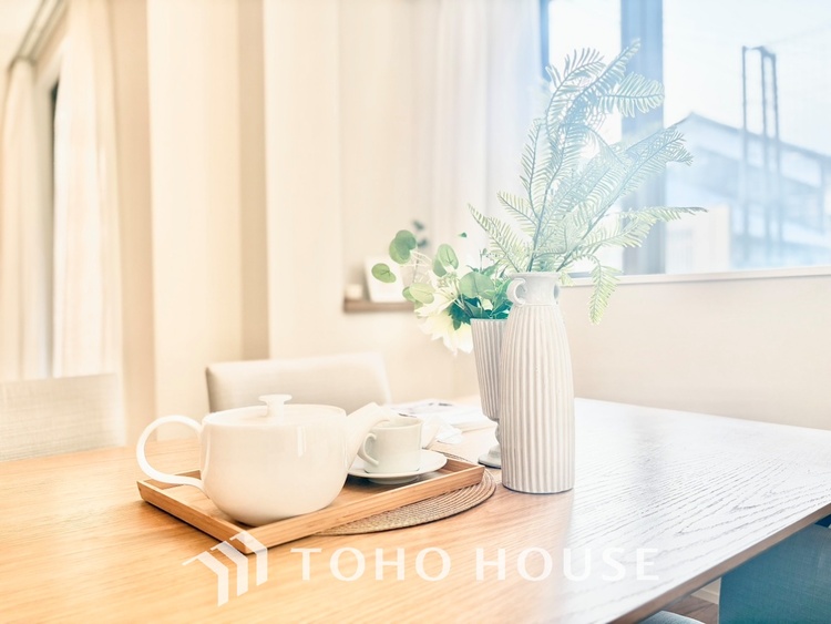 内装 ◆闇夜の輝き◆オレンジ色の光は大人になった今の僕にはわかる。1日の終わりを伝えに来たわけではなく、また明日が来る方へ導いてくれた事を。