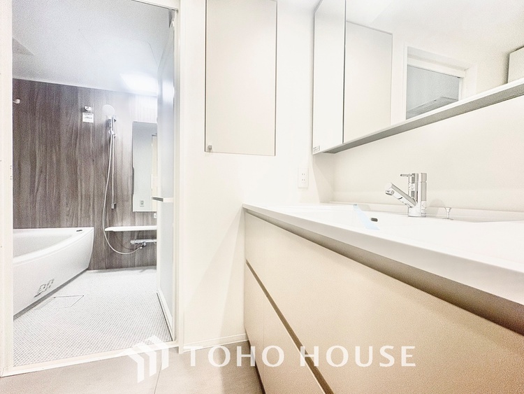 洗面 ◆洗面◆清潔感のある水回り。白で統一されたスタイリッシュな空間。毎日使う場所だから究極にシンプルにこだわりました。