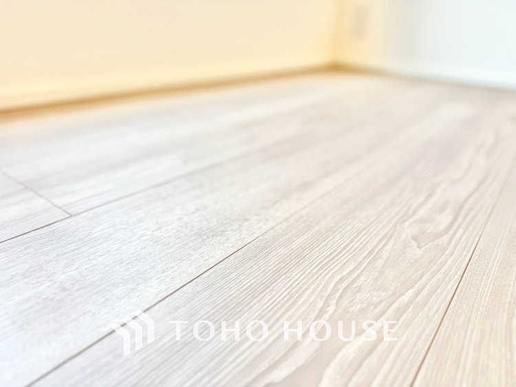 内装 ◆闇夜の輝き◆オレンジ色の光は大人になった今の僕にはわかる。1日の終わりを伝えに来たわけではなく、また明日が来る方へ導いてくれた事を。