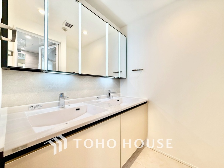 洗面 ◆洗面◆清潔感のある水回り。白で統一されたスタイリッシュな空間。毎日使う場所だから究極にシンプルにこだわりました。