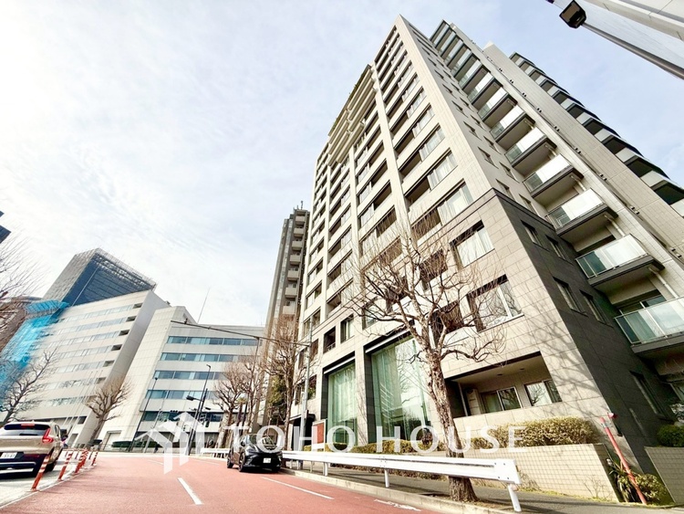 内装 ◆洗面◆清潔感のある水回り。白で統一されたスタイリッシュな空間。毎日使う場所だから究極にシンプルにこだわりました。