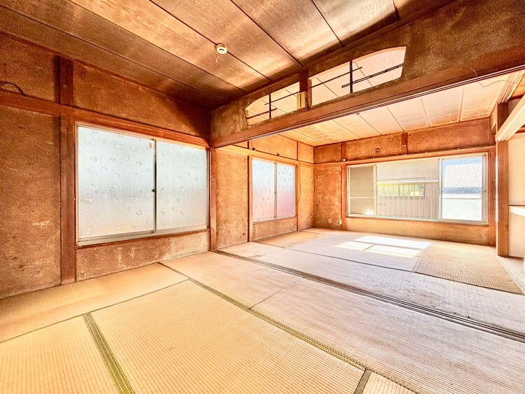 内装 【癒しの空間】室内構成に拘り採光とセンスを散りばめた空間。それは『柔らかさ』に似た素敵な居場所。そこに暮らす人のことを考えつくり出したものは『癒し』という心地よい居場所なんだと思う。