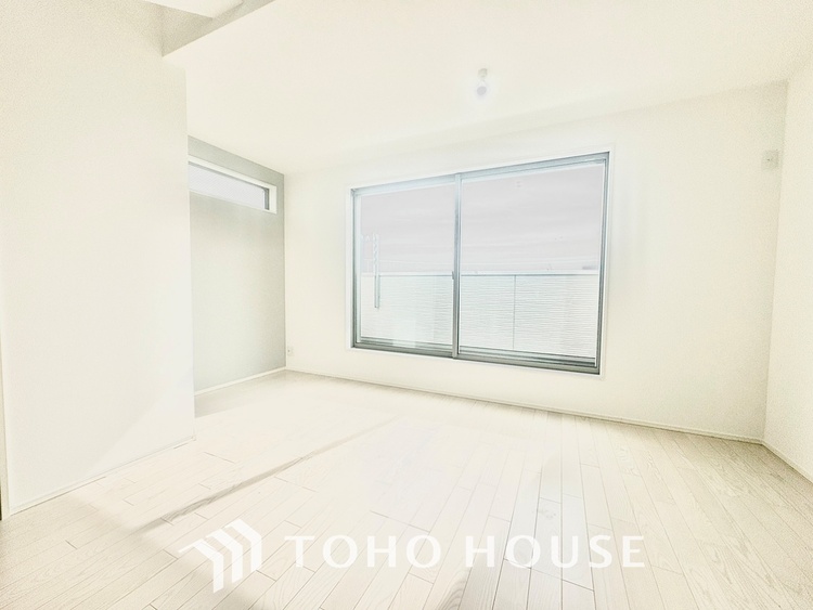 内装 【癒しの空間】室内構成に拘り採光とセンスを散りばめた空間。それは『柔らかさ』に似た素敵な居場所。そこに暮らす人のことを考えつくり出したものは『癒し』という心地よい居場所なんだと思う。