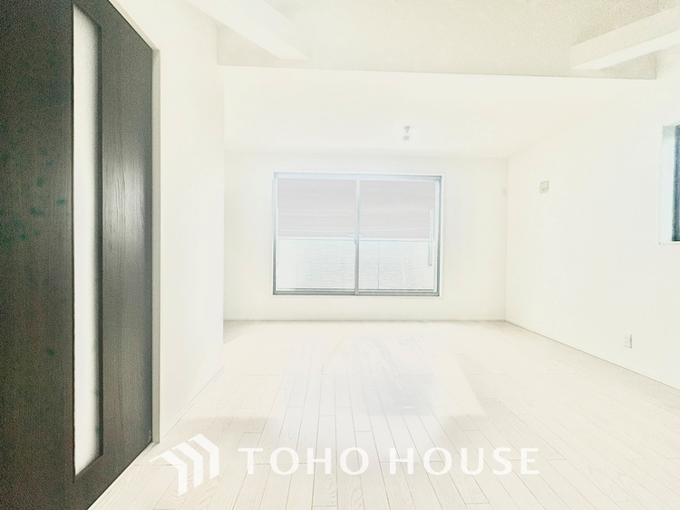 内装 【快適性＆機能性】住むほどに実感する快適性＆機能性。各空間を彩る設備は、デザイン性に優れたHigh Quality仕様が装備。広く使い勝手のよい空間と設備で、理想の暮らしを演出します