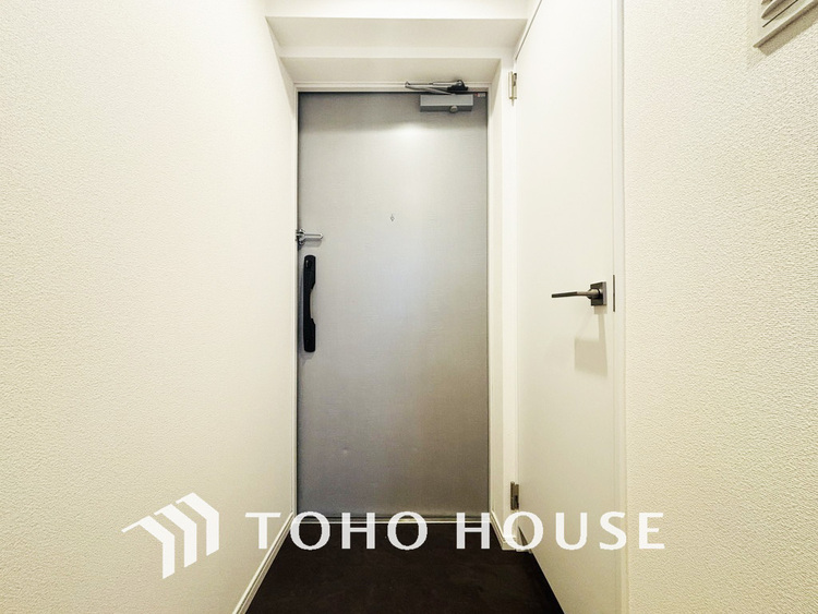 玄関 落ち着いた雰囲気の玄関、家族の帰りを暖かく迎えてくれます