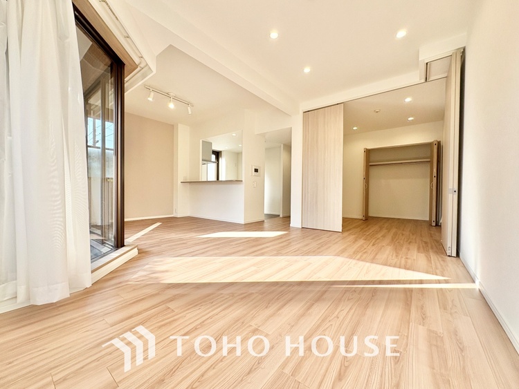 内装 清潔感あふれる洗面化粧台で、毎日の身支度を快適にサポートします。