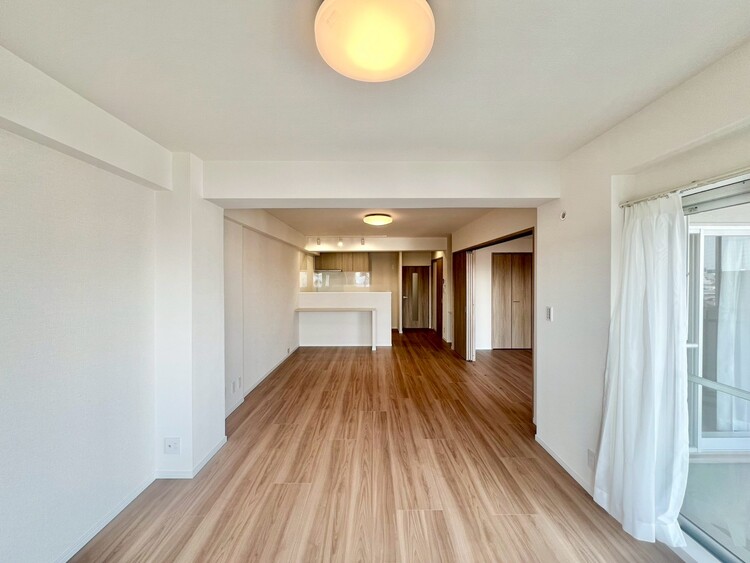 居間 充実した生活は伸びやかな居室空間から始まります。