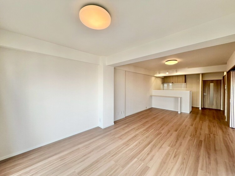 居間 伸びやかな空間のなかで、ゆったりとしたひとときを過ごせます。