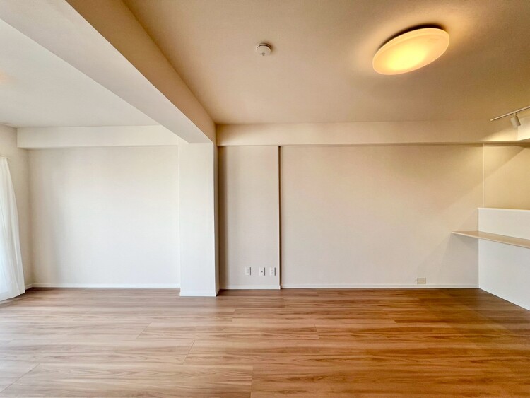 居間 シンプルな内装と偏り過ぎないデザインで統一しました。