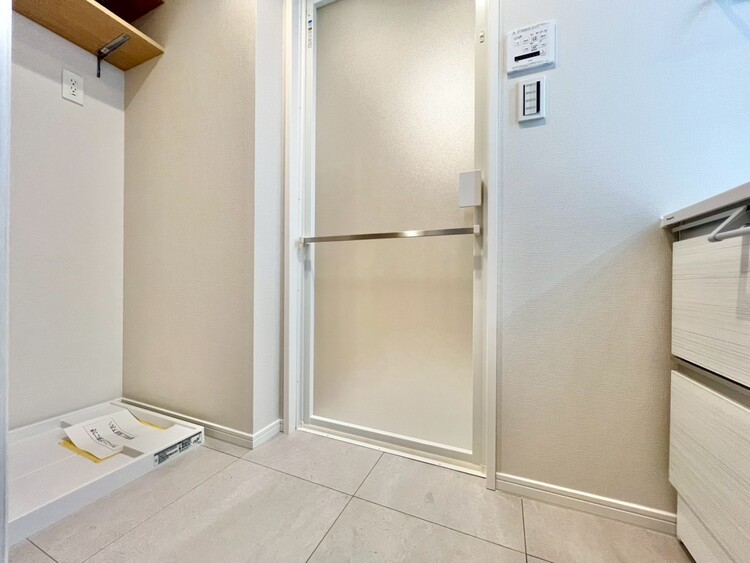 その他 十分な広さの脱衣所。