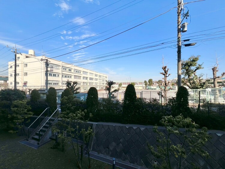 その他 眺望や窓からの景色が良いと、家で過ごす時間も快適です。