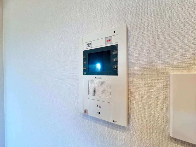 その他 誰が来てもわかる様にモニター付きインターホンを設置。