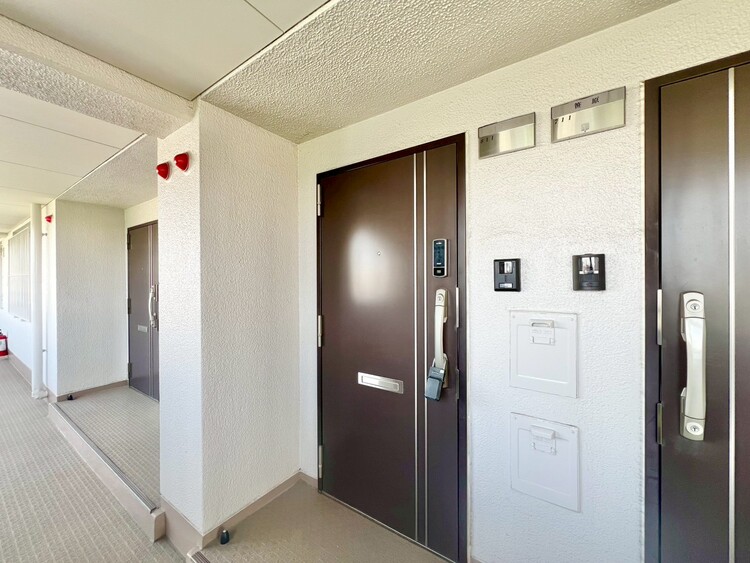 玄関 清潔感のある落ち着いた雰囲気の玄関です。