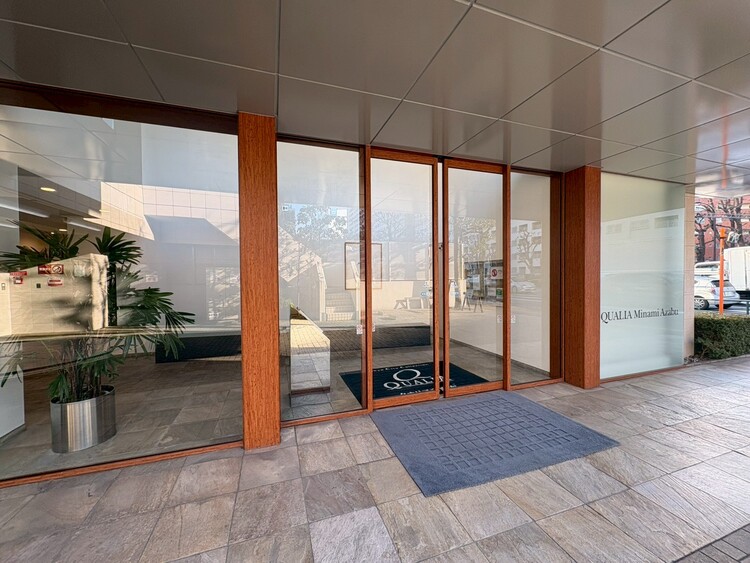 その他 上質感漂う玄関アプローチです。