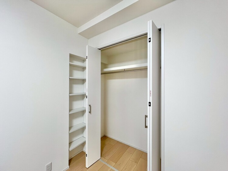 その他 収納スペースが付いていて、お部屋を広く使っていただけます。