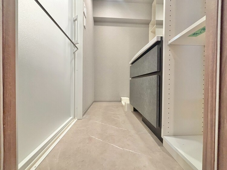 その他 十分な広さの脱衣所。