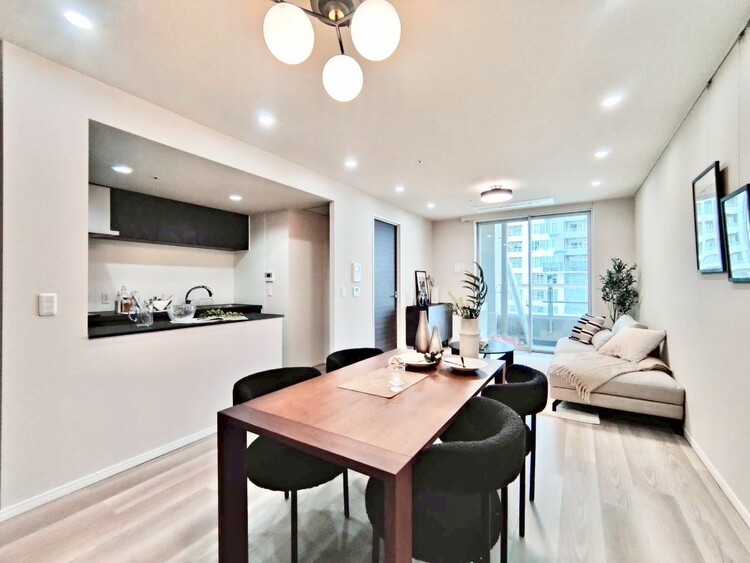 居間 シンプルな内装と偏り過ぎないデザインで統一しました。