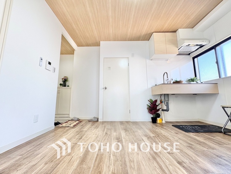 内装 【LIVING】◆Sunshine◆光が燦々と入り、いるだけで気持ちいい。「開放的でゆとりあるお部屋です。」