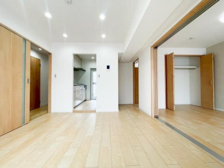 居間 お気軽にお問い合わせください。