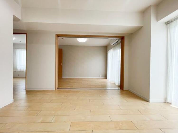 居間 お気軽にお問い合わせください。