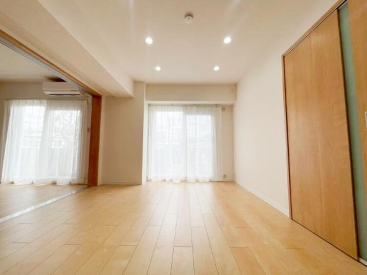 居間 お気軽にお問い合わせください。