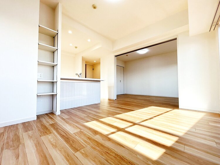 居間 飾り過ぎないシンプルな内装と偏り過ぎないデザインで統一しました。