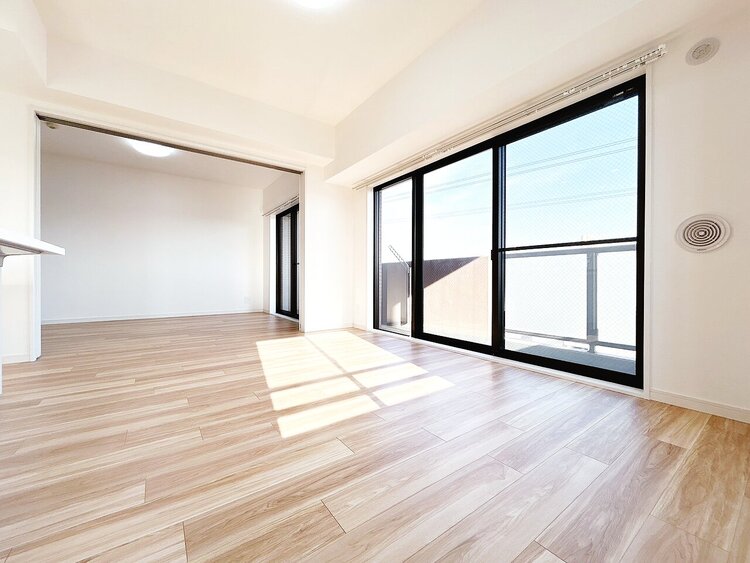 居間 快適に過ごす毎日を求めて、暮らしの中でご自身の「マイホーム」に創り上げてください。