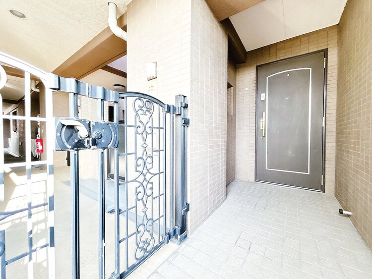 玄関 玄関を開ければ、そこは安らぎのご自宅。