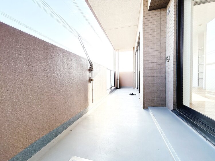 バルコニー 暮らしの中で、光と風を演出してくれるバルコニー。