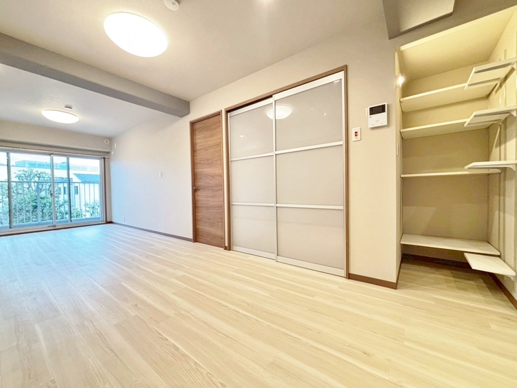 居間 豊かな居住性と、安心感を満たすクオリティが見事に調和した住空間。