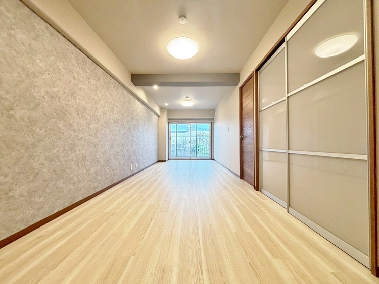 居間 飾り過ぎないシンプルな内装と偏り過ぎないデザインで統一しました。