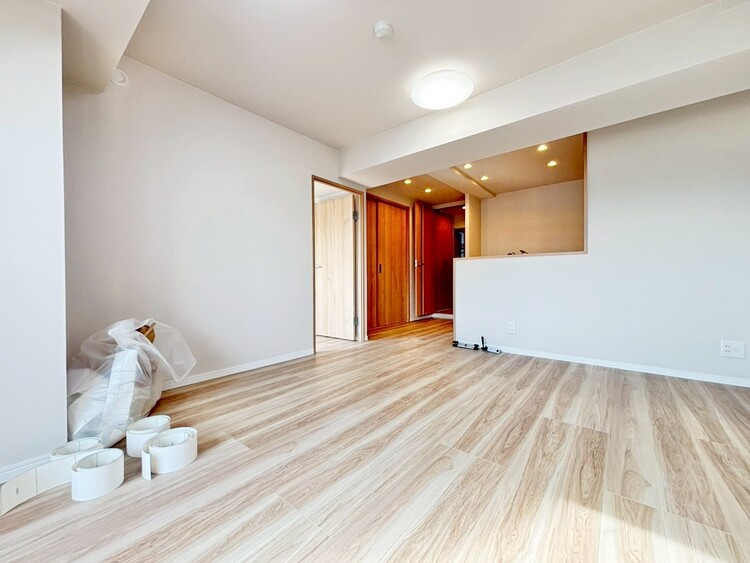 居間 飾り過ぎないシンプルな内装と偏り過ぎないデザインで統一しました。