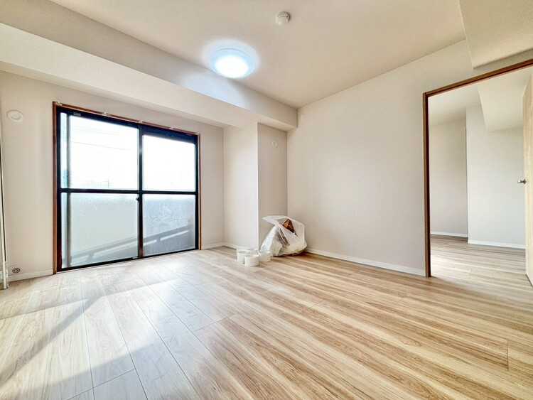 居間 快適に過ごす毎日を求めて、暮らしの中でご自身の「マイホーム」に創り上げてください。