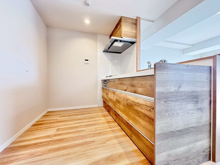 キッチン スマートな意匠と充実の機能を備えたキッチンが、暮らしにおいしい彩りを添えます。