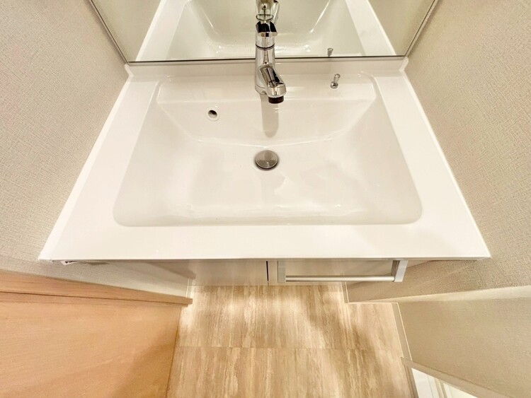 洗面 何かと物が増える場所だからこそ、スッキリと見映えの良い空間に。