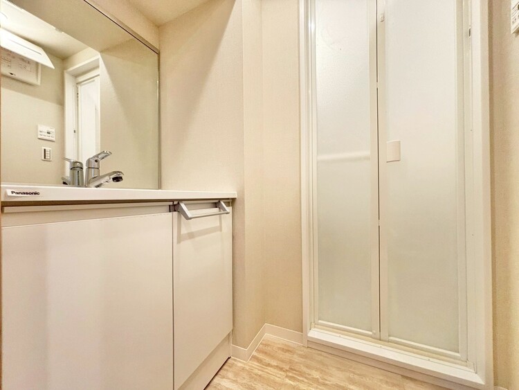 洗面 清潔感と心地よさを重視した、上質感漂うパウダールーム。