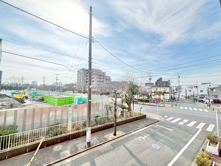 バルコニー 頬をなでる、優しい風を感じることが出来ます。