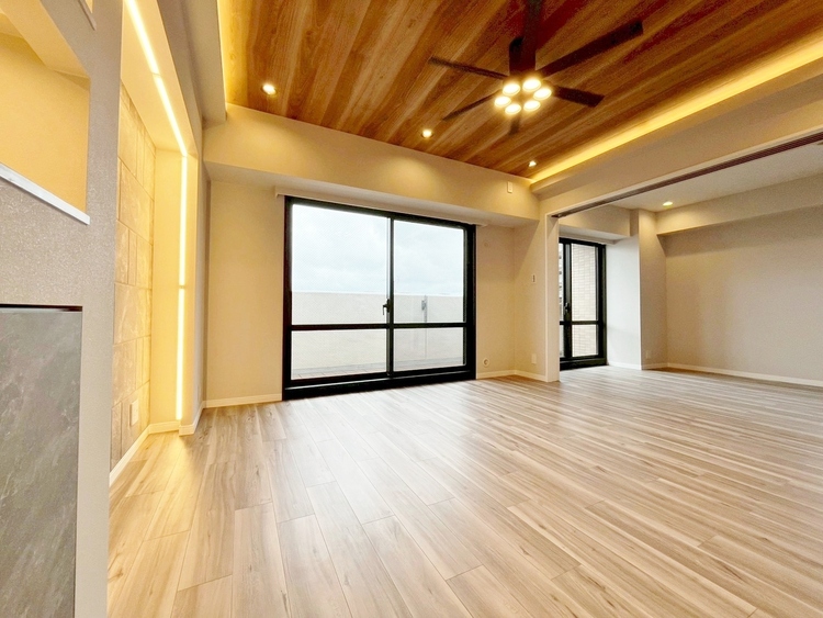 居間 快適に過ごす毎日を求めて、暮らしの中でご自身の「マイホーム」に創り上げてください。