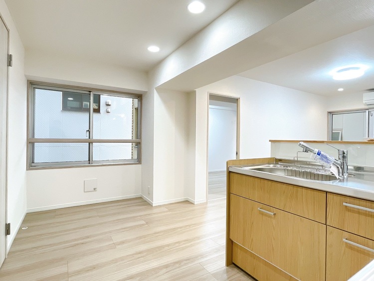 居間 快適に過ごす毎日を求めて、暮らしの中でご自身の「マイホーム」に創り上げてください。