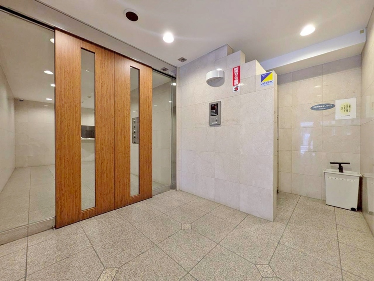 エントランス 外と内をつなぐエントランスは、まさに顔となる場所。