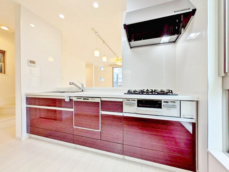 キッチン 洗練されたスタイリッシュなデザイン性と使いやすさを備えた仕様。