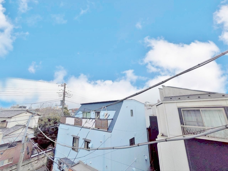 バルコニー 頬をなでる、優しい風を感じることが出来ます。