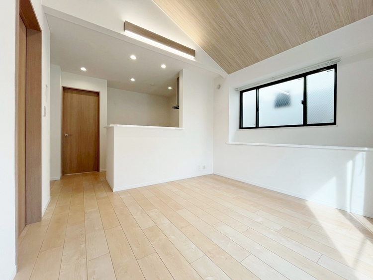 居間 飾り過ぎないシンプルな内装と偏り過ぎないデザインで統一しました。