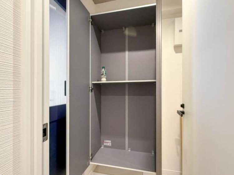 収納 玄関にある収納スペース。空間を効率的に利用し、一日の始まりと終わりを美しく演出します。