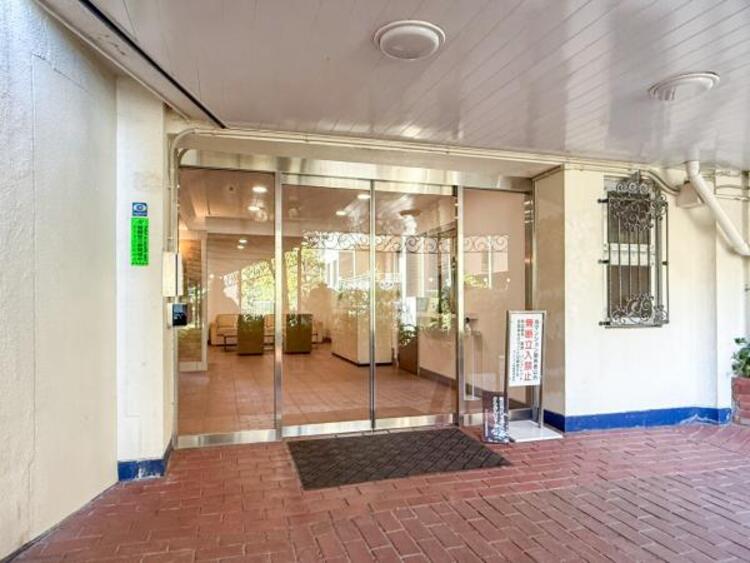 エントランス 管理が行き届いた清潔感のあるエントランス。