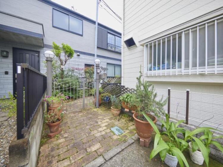 外観 門扉を設置してあるため、セキュリティ性に優れます