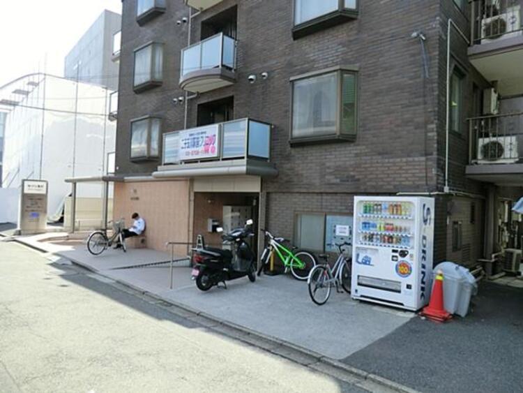 周辺 二子玉川駅前クリニック	1070m